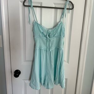 BABY BLUE FOREVER 21 ROMPER✨🧚‍♀️🦋🤍 (PERFECT CONDITION) SIZE MEDIUM